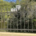 Kované ploty a brány s elegantním vzhledem