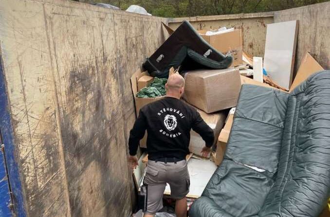 Zdědili jste barák plný pokladů? Co s nimi a jak je roztřídit vyklizeni1